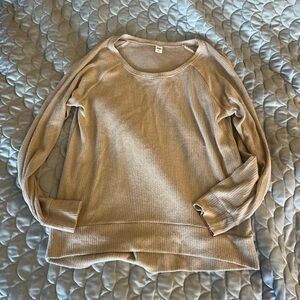 Old Navy Cream Crewneck Knit Sweater Size Medium  Oversized Fall Classic